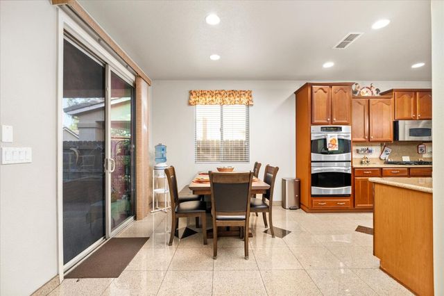 9222 Dairy St, Elk Grove, CA 95624