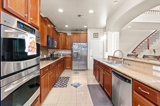9222 Dairy St, Elk Grove, CA 95624