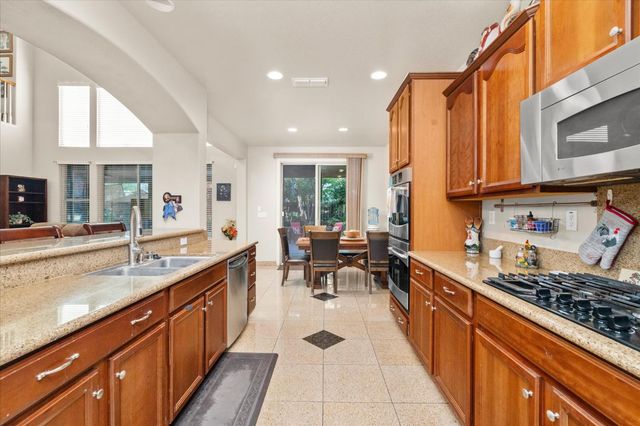 9222 Dairy St, Elk Grove, CA 95624