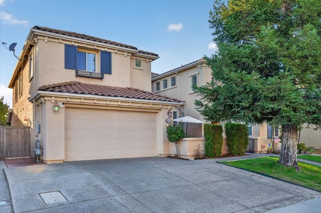9222 Dairy St, Elk Grove, CA 95624