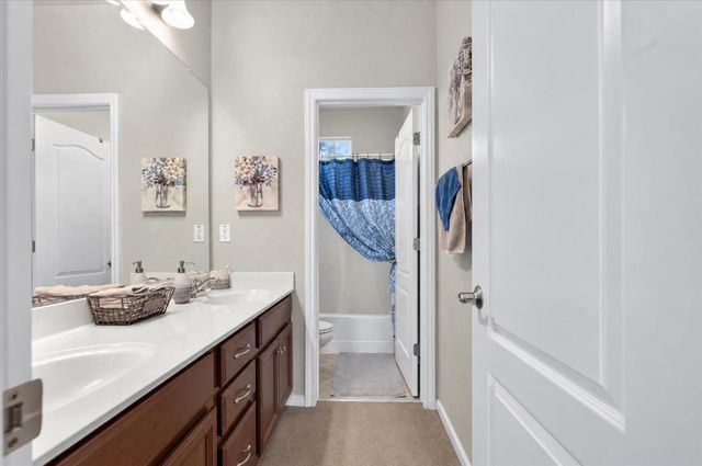 9222 Dairy St, Elk Grove, CA 95624