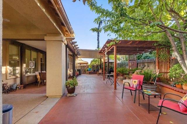 9222 Dairy St, Elk Grove, CA 95624