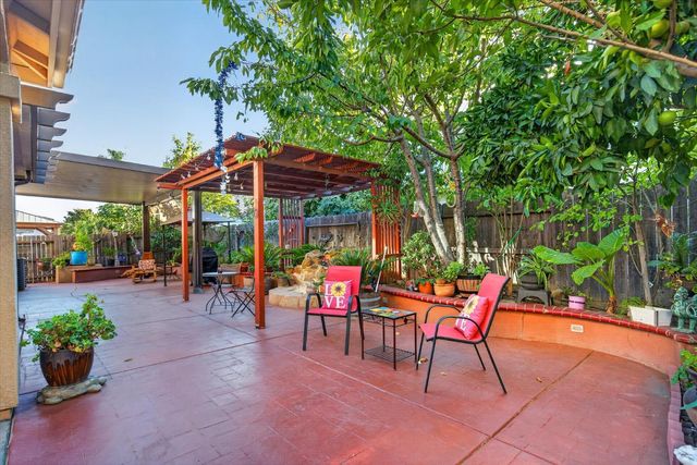 9222 Dairy St, Elk Grove, CA 95624