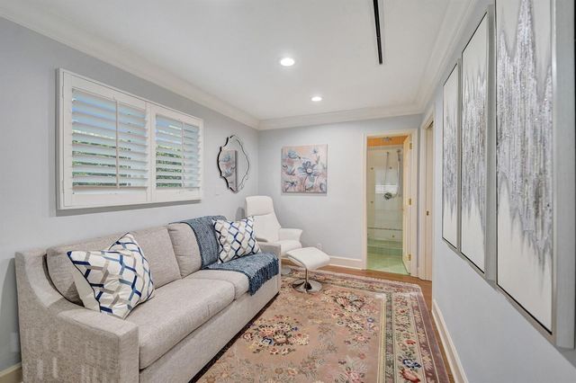 163 Nurmi Drive, Fort Lauderdale, FL 33301