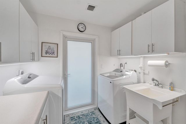 163 Nurmi Drive, Fort Lauderdale, FL 33301