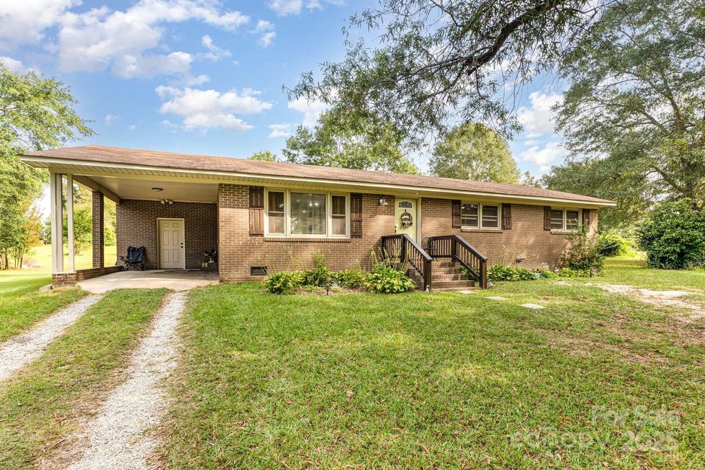 1520 Calder Lane, Clover, SC 29710