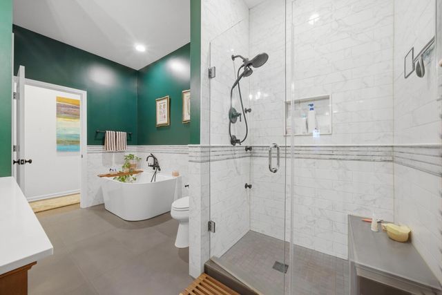 2416 W Thomas Street 1, Chicago, IL 60622