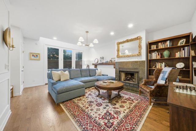 2416 W Thomas Street 1, Chicago, IL 60622