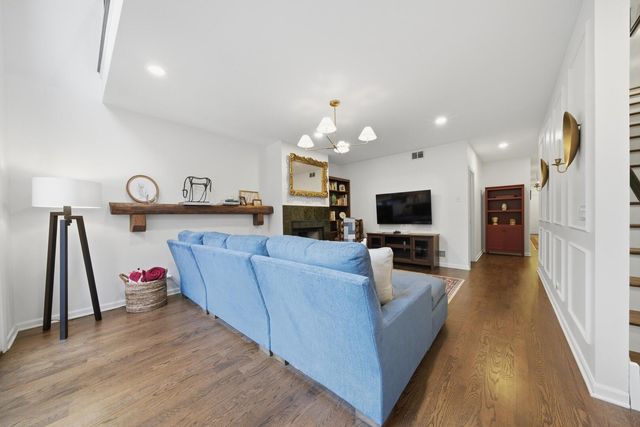 2416 W Thomas Street 1, Chicago, IL 60622