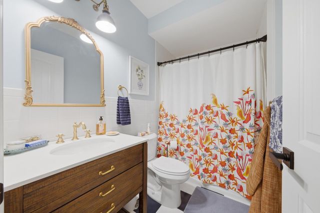 2416 W Thomas Street 1, Chicago, IL 60622