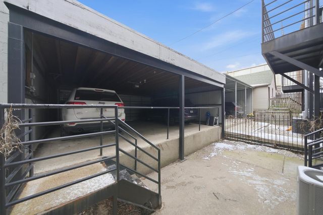 2416 W Thomas Street 1, Chicago, IL 60622