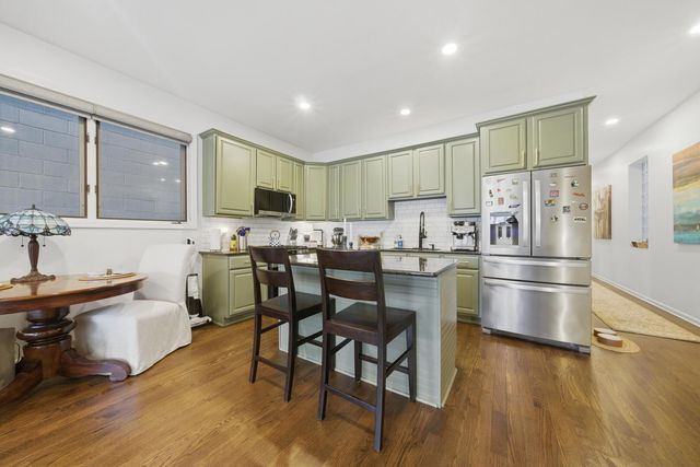 2416 W Thomas Street 1, Chicago, IL 60622