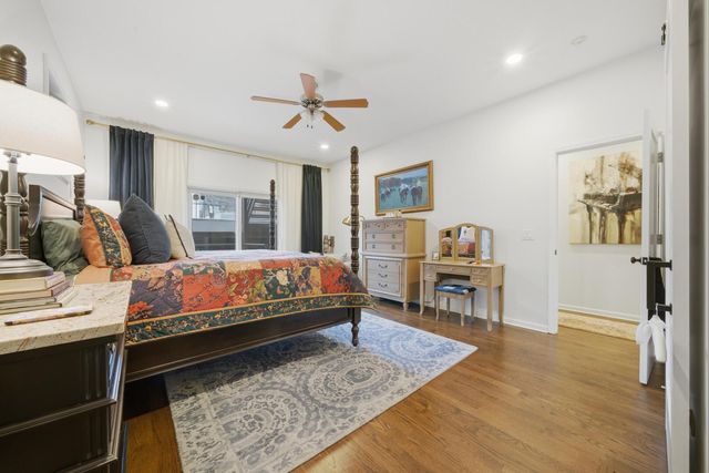 2416 W Thomas Street 1, Chicago, IL 60622