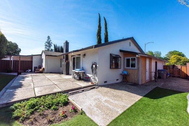 5798 Ribchester, San Jose, CA 95123