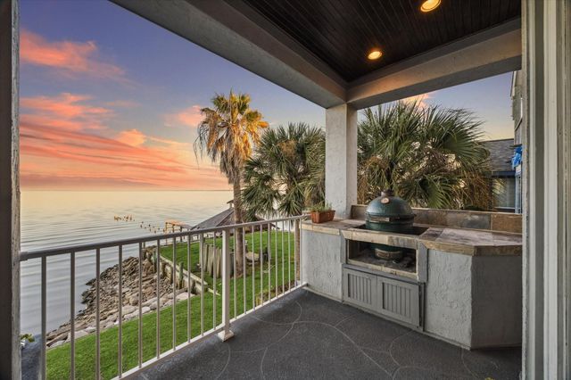 1406 Todville Road, Seabrook, TX 77586