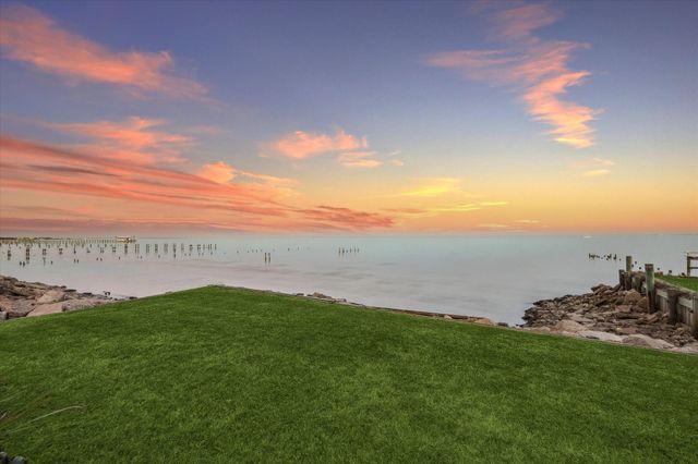 1406 Todville Road, Seabrook, TX 77586