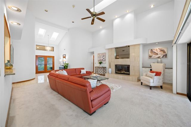 9807 COMPASS POINT WAY, Tampa, FL 33615