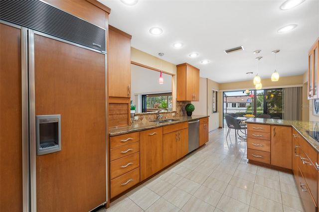 9807 COMPASS POINT WAY, Tampa, FL 33615