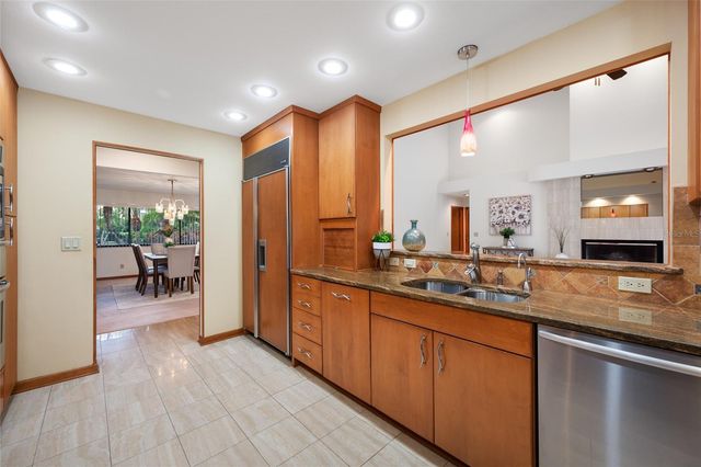 9807 COMPASS POINT WAY, Tampa, FL 33615