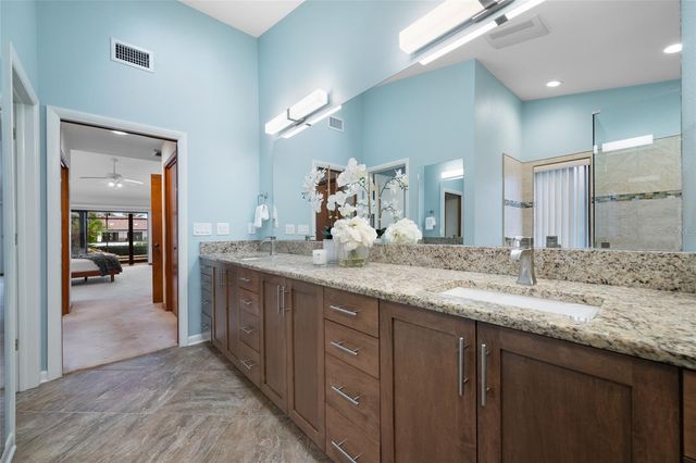 9807 COMPASS POINT WAY, Tampa, FL 33615