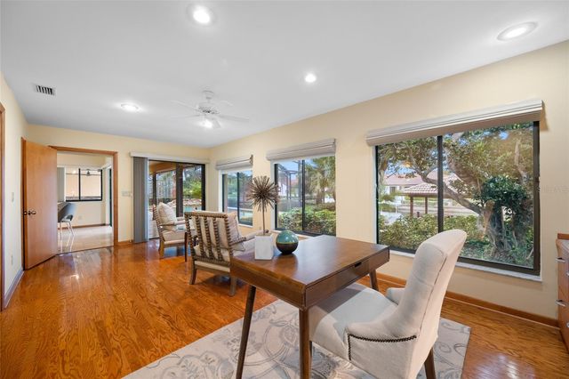 9807 COMPASS POINT WAY, Tampa, FL 33615