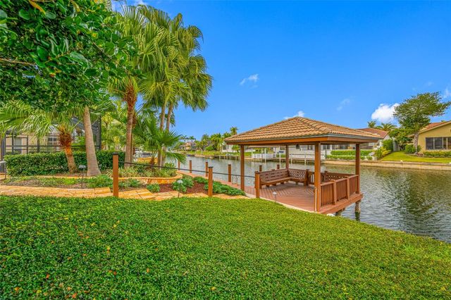 9807 COMPASS POINT WAY, Tampa, FL 33615