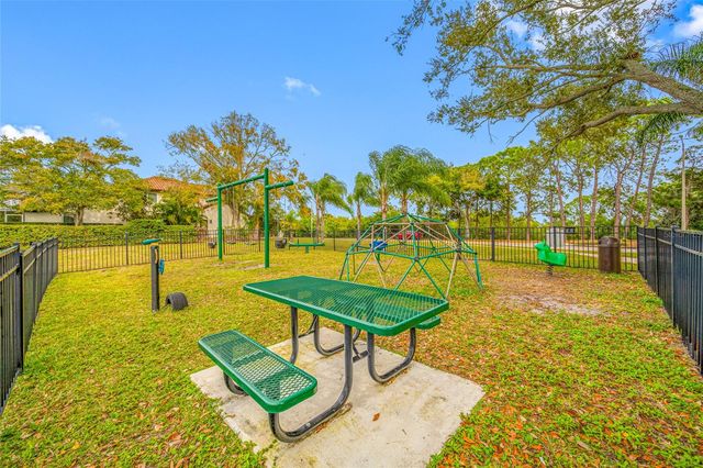 9807 COMPASS POINT WAY, Tampa, FL 33615