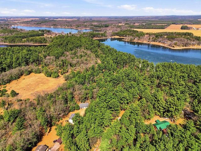 N3908 Deer Path, Hancock, WI 54943