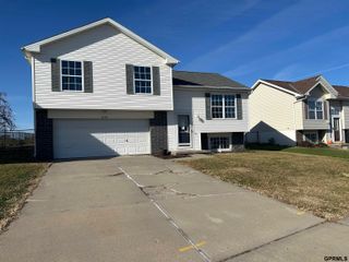 14314 S 25 Avenue, Bellevue, NE 68123