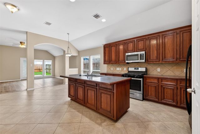 2114 Thorn Berry Creek Lane, Katy, TX 77449