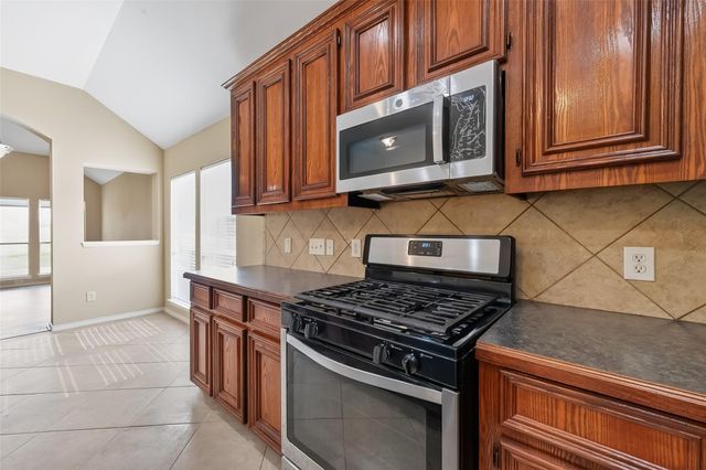 2114 Thorn Berry Creek Lane, Katy, TX 77449