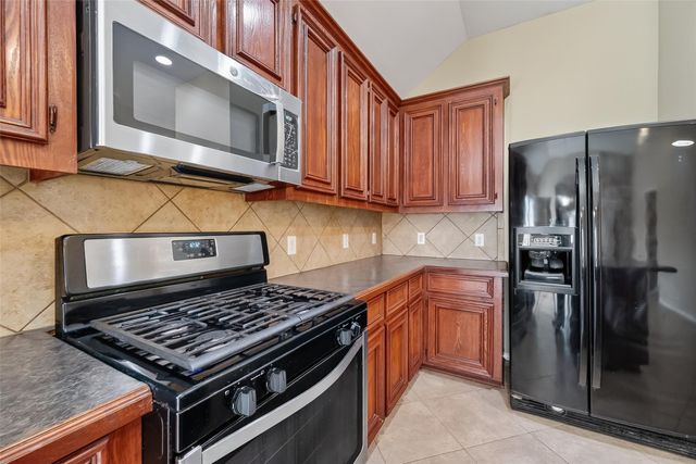 2114 Thorn Berry Creek Lane, Katy, TX 77449