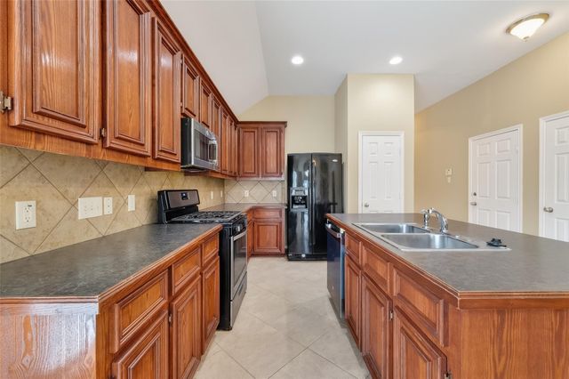 2114 Thorn Berry Creek Lane, Katy, TX 77449
