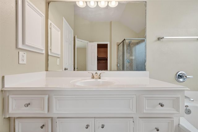 2114 Thorn Berry Creek Lane, Katy, TX 77449