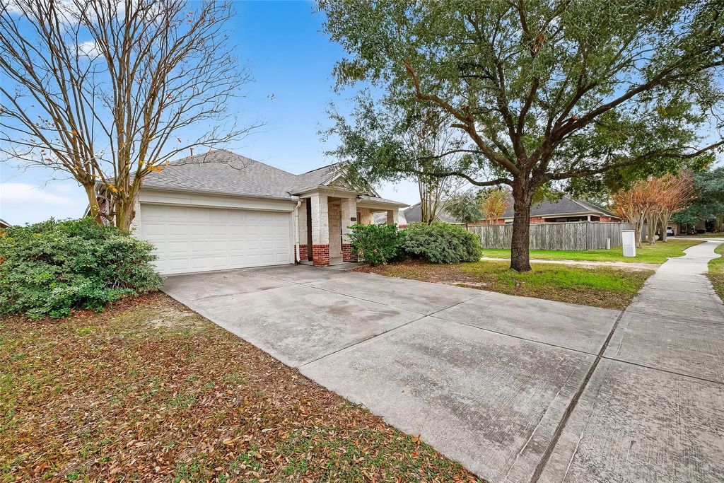 2114 Thorn Berry Creek Lane, Katy, TX 77449