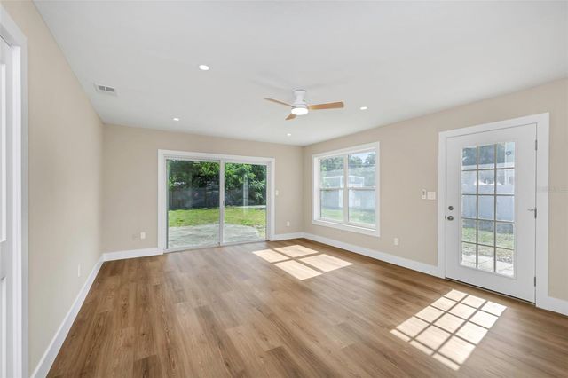 8017 31ST AVENUE N, St Petersburg, FL 33710