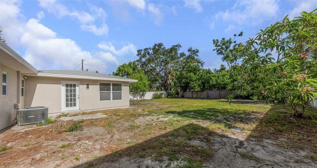 8017 31ST AVENUE N, St Petersburg, FL 33710