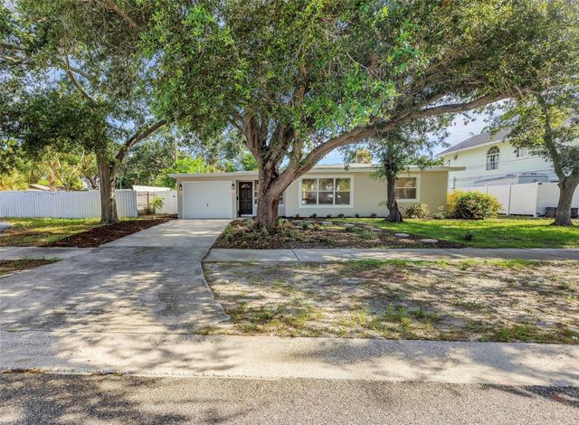 8017 31ST AVENUE N, St Petersburg, FL 33710