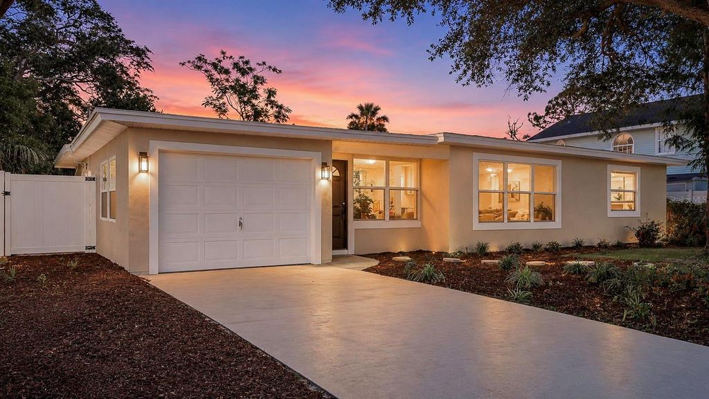 8017 31ST AVENUE N, St Petersburg, FL 33710