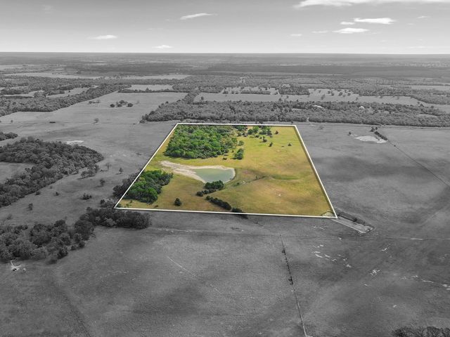 3669 County Road 326, Lexington, TX 78947