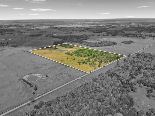 3669 County Road 326, Lexington, TX 78947