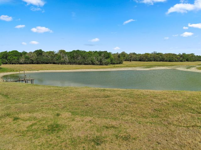 3669 County Road 326, Lexington, TX 78947