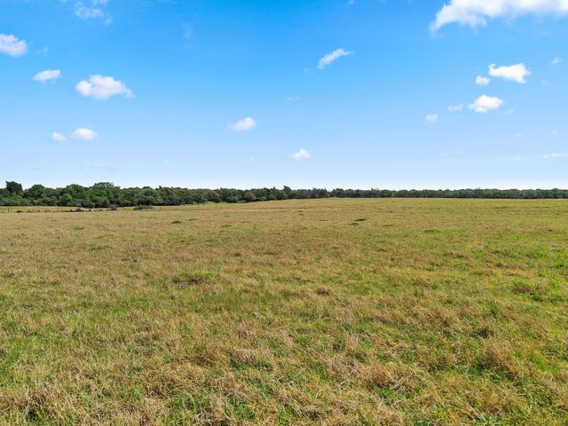 3669 County Road 326, Lexington, TX 78947