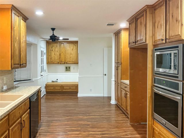 203 Old Angleton Road, Lake Jackson, TX 77566