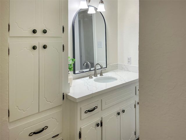 203 Old Angleton Road, Lake Jackson, TX 77566