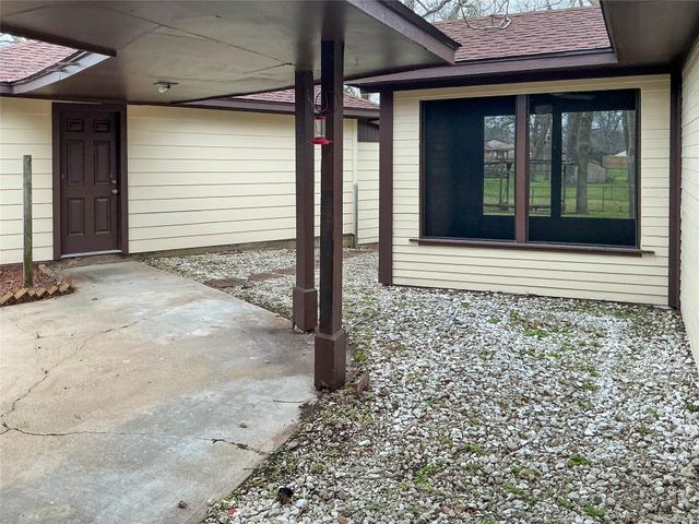 203 Old Angleton Road, Lake Jackson, TX 77566