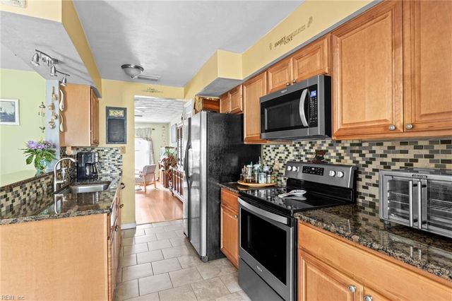 1956 Stillwood LN, Virginia Beach, VA 23456