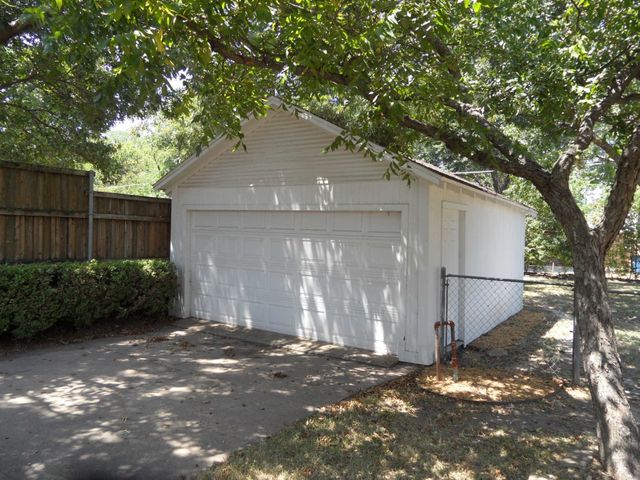 1523 Hollywood Avenue, Dallas, TX 75208