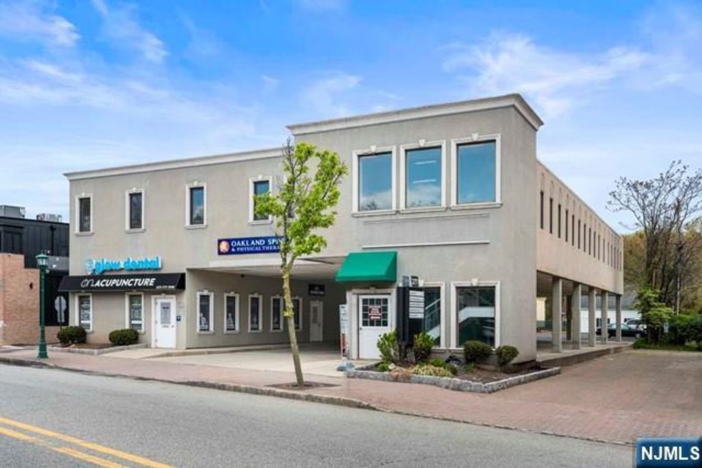 277 Closter Dock Road 6, Closter, NJ 07624