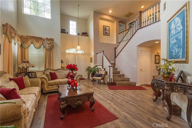 970 Riverview Circle, Corona, CA 92881